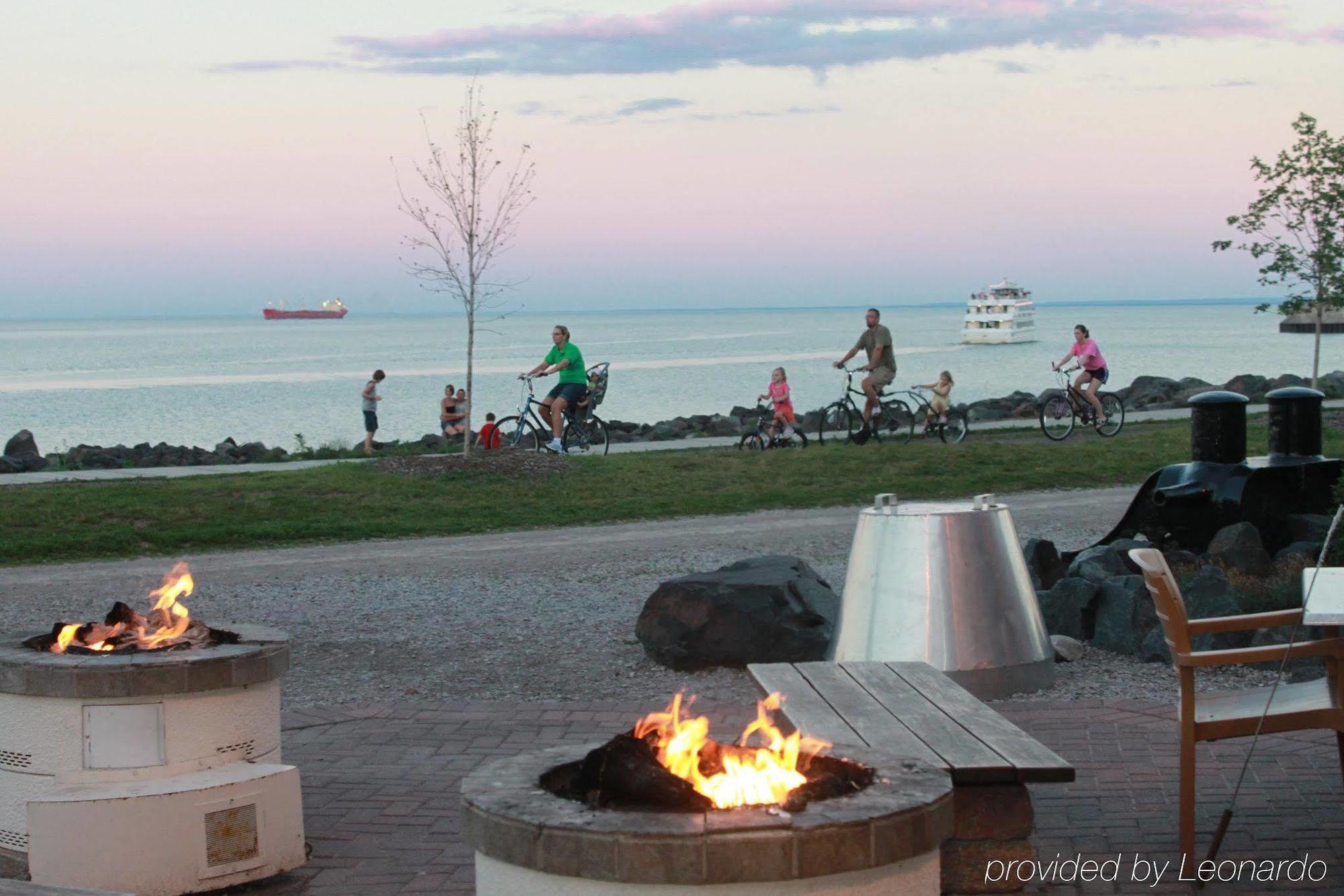 דולות The Inn On Lake Superior מראה חיצוני תמונה